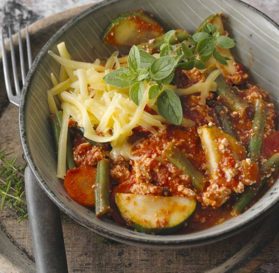 Chili sin carne in einer Schale